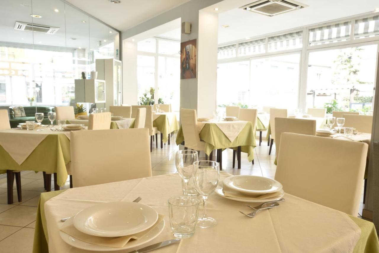 Hotel Ristorante La Marina Mhotelsgroup Сан-Бартоломео-аль-Маре Экстерьер фото