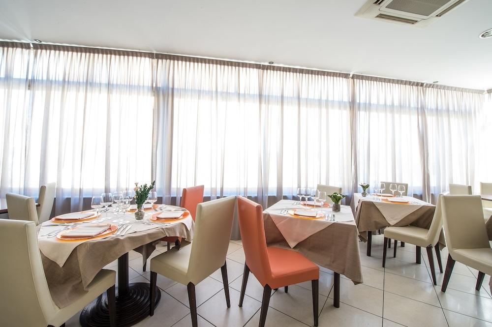 Hotel Ristorante La Marina Mhotelsgroup Сан-Бартоломео-аль-Маре Экстерьер фото