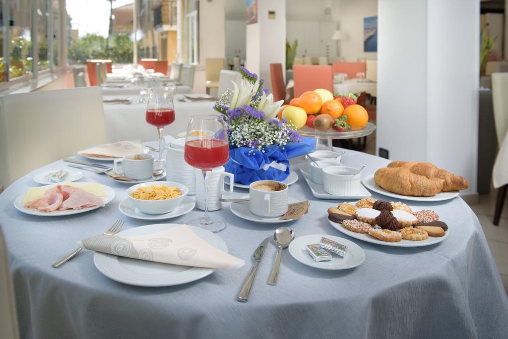 Hotel Ristorante La Marina Mhotelsgroup Сан-Бартоломео-аль-Маре Экстерьер фото